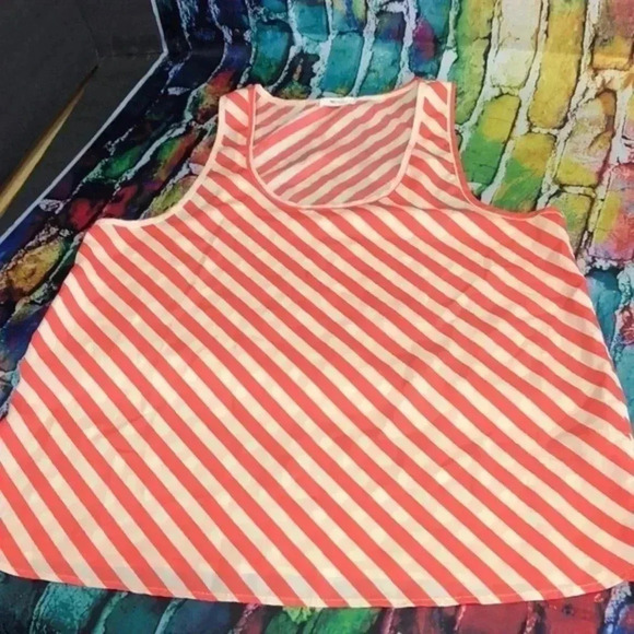 Everly‎ tank top size medium peachy orange and cream - Picture 1 of 5